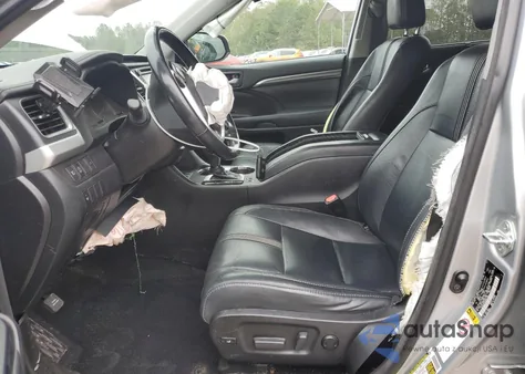 2018 Toyota Highlander Se z USA, uszkodzony, nr VIN 5TDJZRFH2JS817156